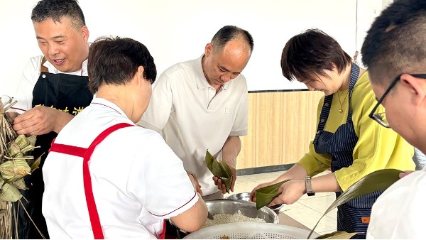 華東工控 | 巧手裹粽溫情傳遞，全員共享端午“家”味