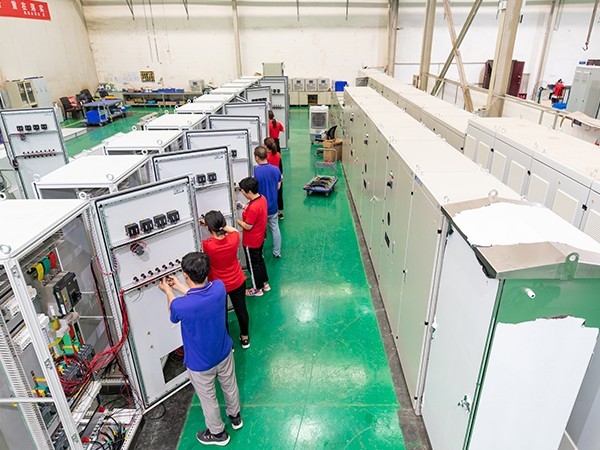 華東工控生產場景